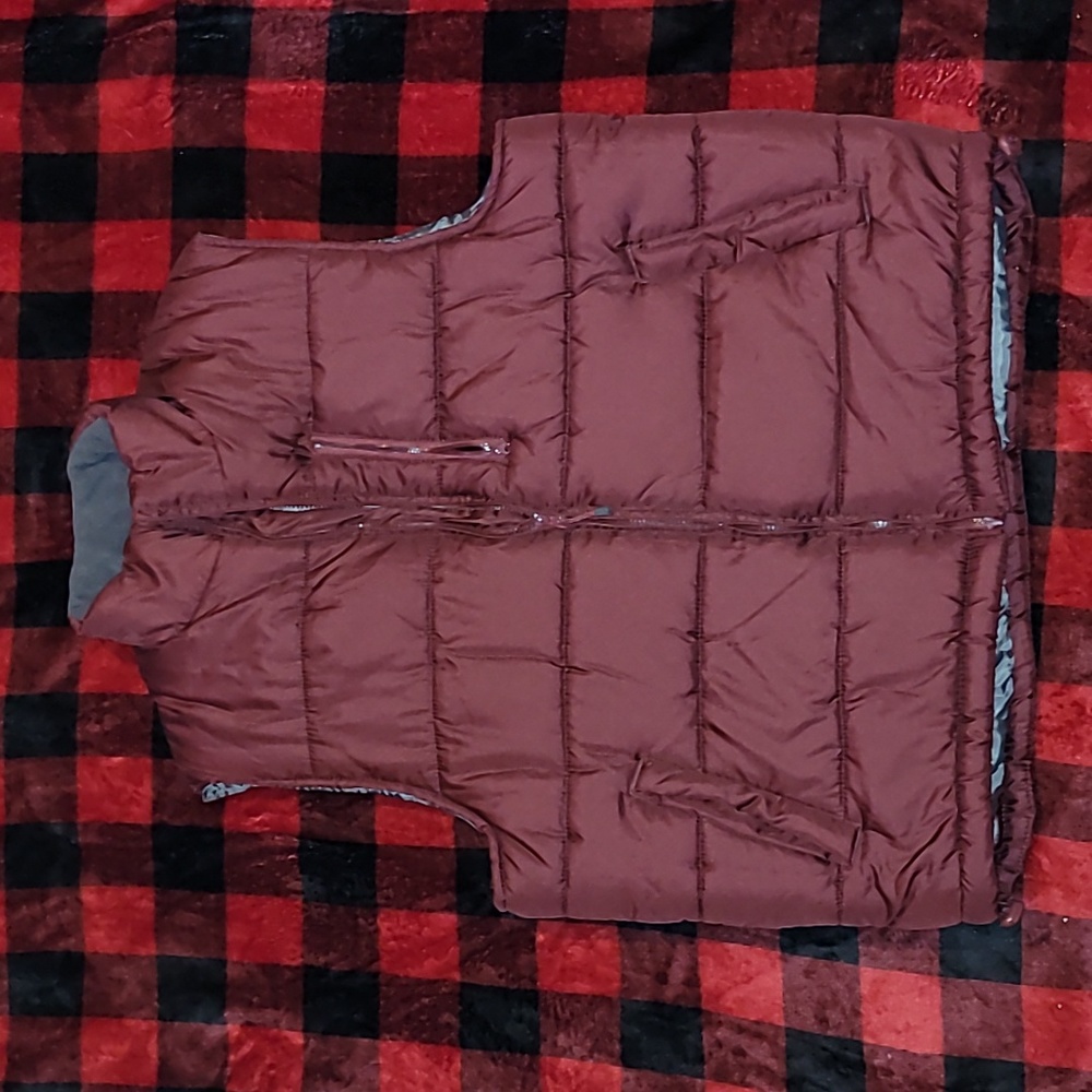 NordicTrack. Down Puffer Vest.  Like-new. Size XL
